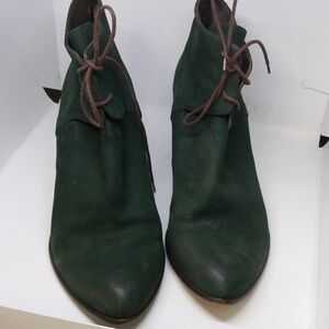 Audley London green suede lace booties 39